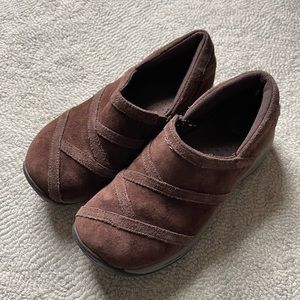 Merrill - Brown slip on shoes